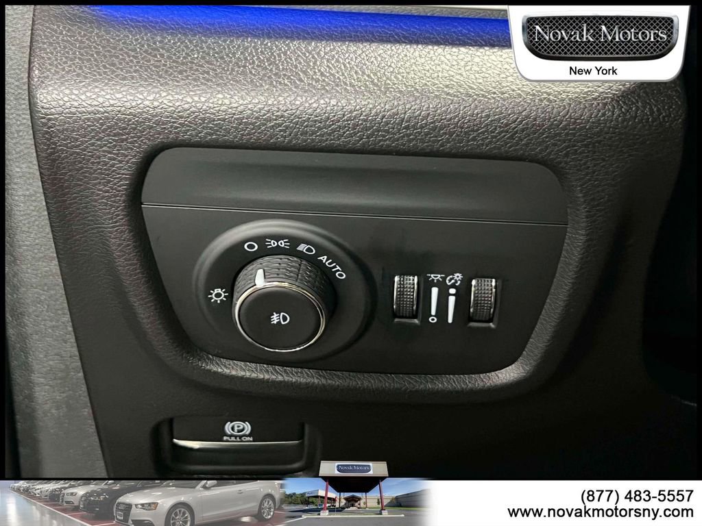 Used 2024 Jeep Grand Cherokee Overland w/ Trailer Tow Package image 23