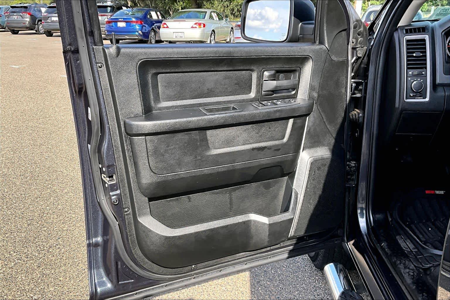 Used 2019 RAM 1500 Tradesman w/ Chrome Appearance Group RWD image 21