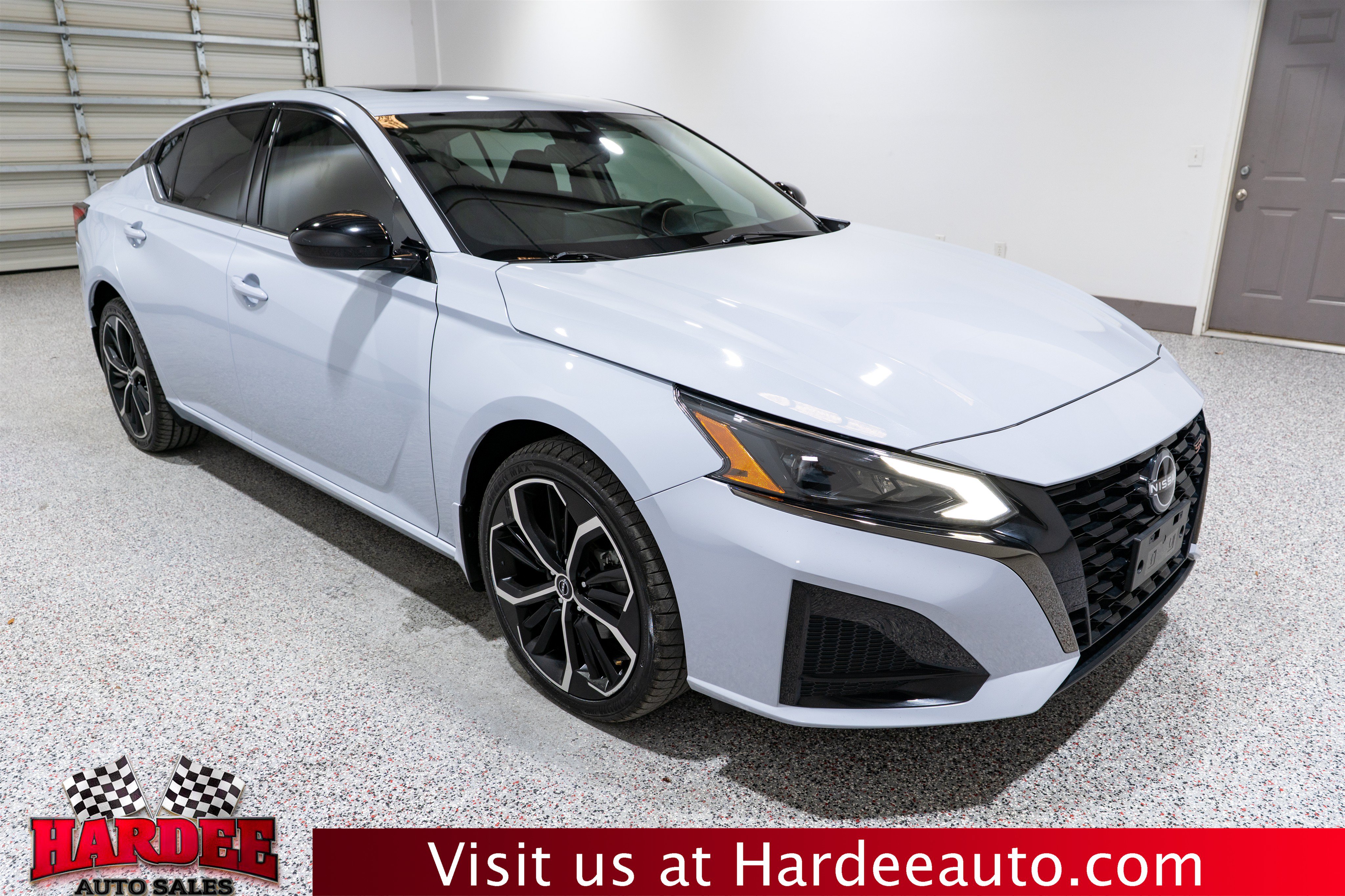 Used 2023 Nissan Altima 2.5 SR w/ SR Premium Package AWD/4WD image 6