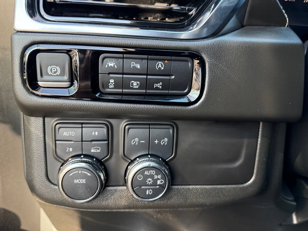 Used 2025 GMC Yukon Elevation AWD/4WD image 22