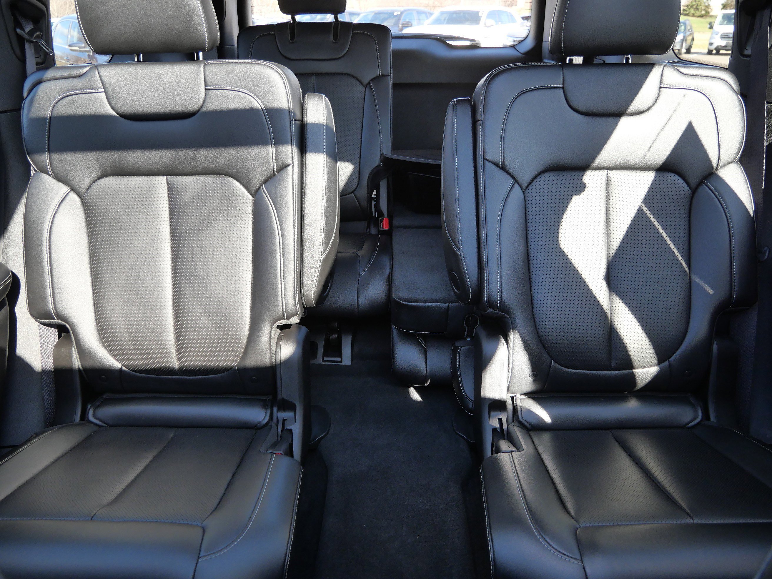 Used 2024 Jeep Grand Cherokee L Limited w/ Luxury Tech Group II image 13