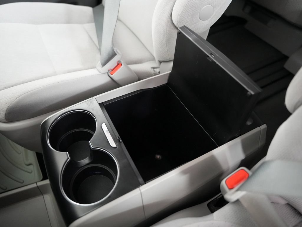 Used 2020 Toyota Sienna LE FWD image 29