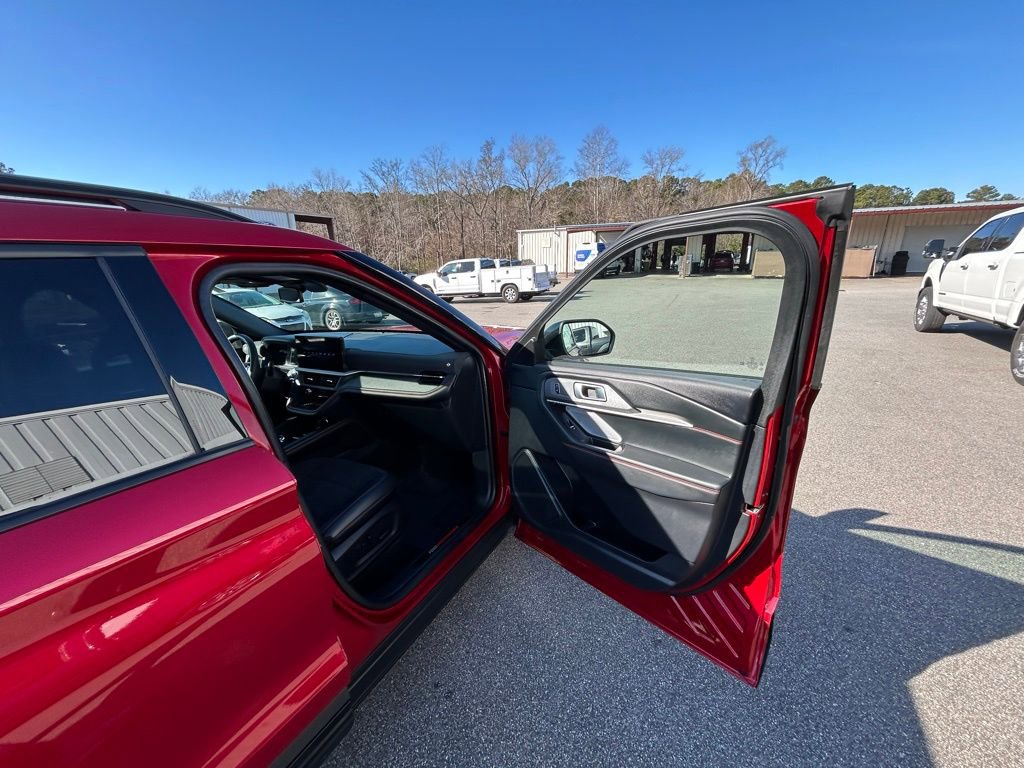 Used 2025 Ford Explorer ST AWD/4WD image 25