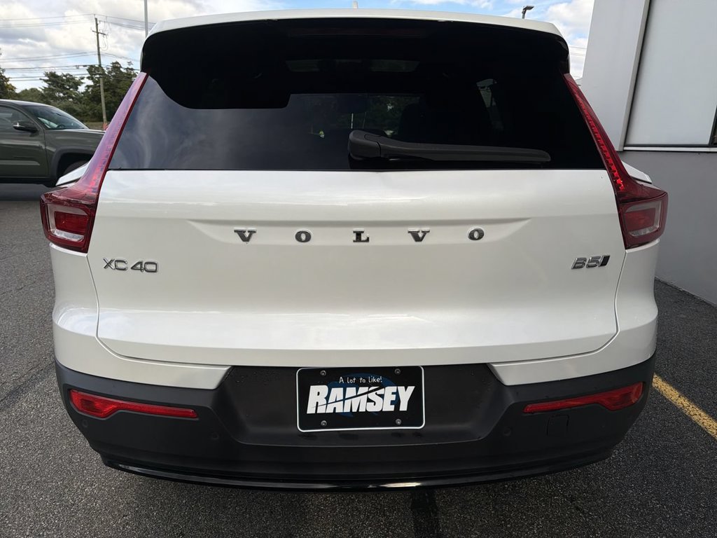 Certified 2023 Volvo XC40 B5 Plus w/ Protection Package Premier AWD/4WD image 26