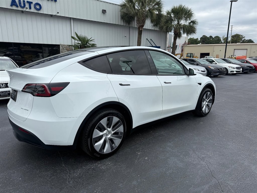 Used 2024 Tesla Model Y Long Range image 2