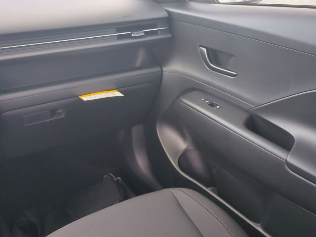 New 2026 Hyundai Kona SE image 19