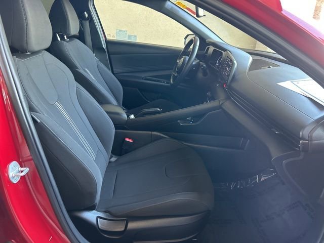 Certified 2025 Hyundai Elantra Sport image 28