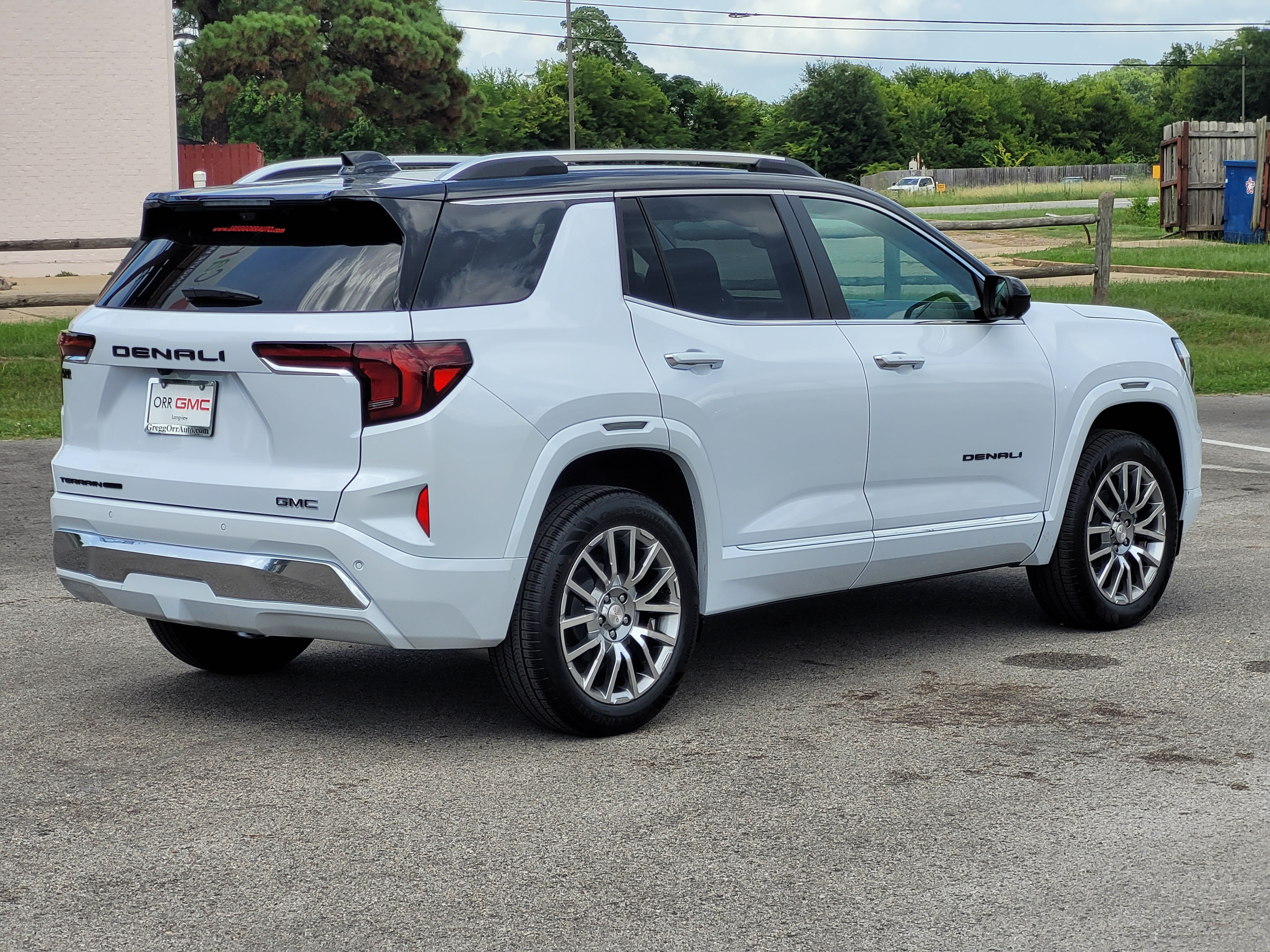 New 2027 GMC Terrain Denali w/ LPO, Black Badging Package AWD/4WD image 4