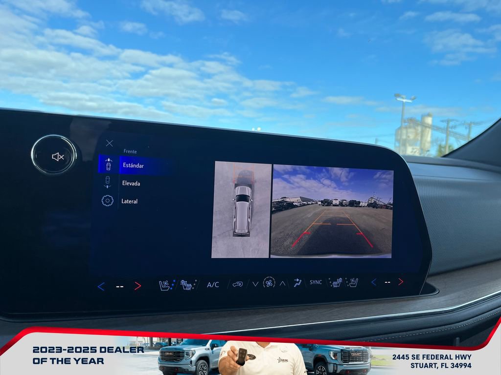 Used 2025 Chevrolet Suburban High Country w/ Sun And Tow Package image 34