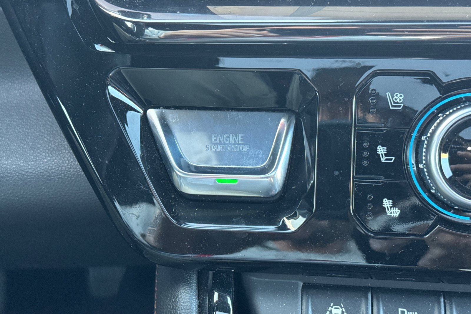 Used 2022 GMC Sierra 1500 AT4 w/ AT4 Premium Package image 35