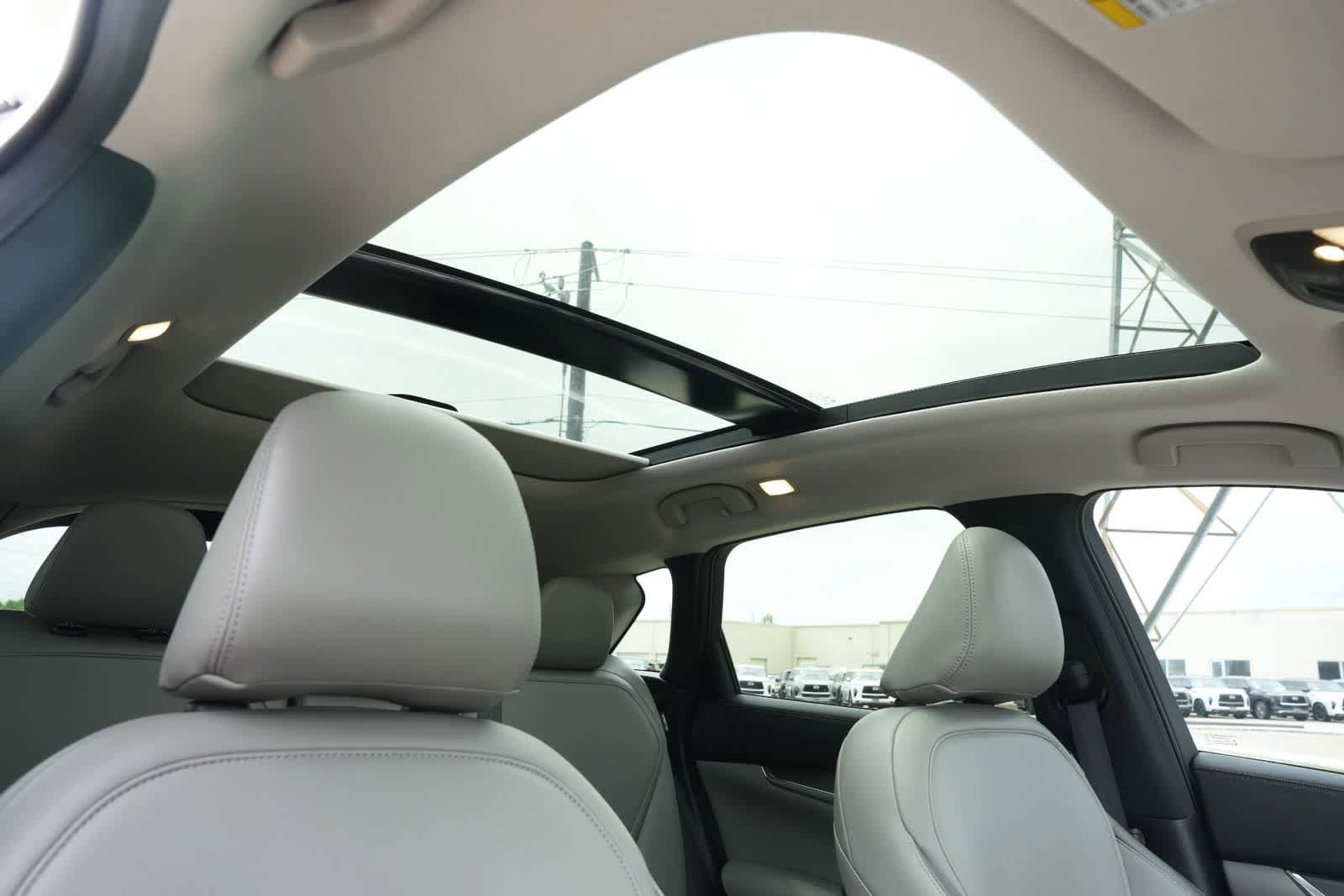 Used 2025 INFINITI QX50 Luxe AWD/4WD image 24
