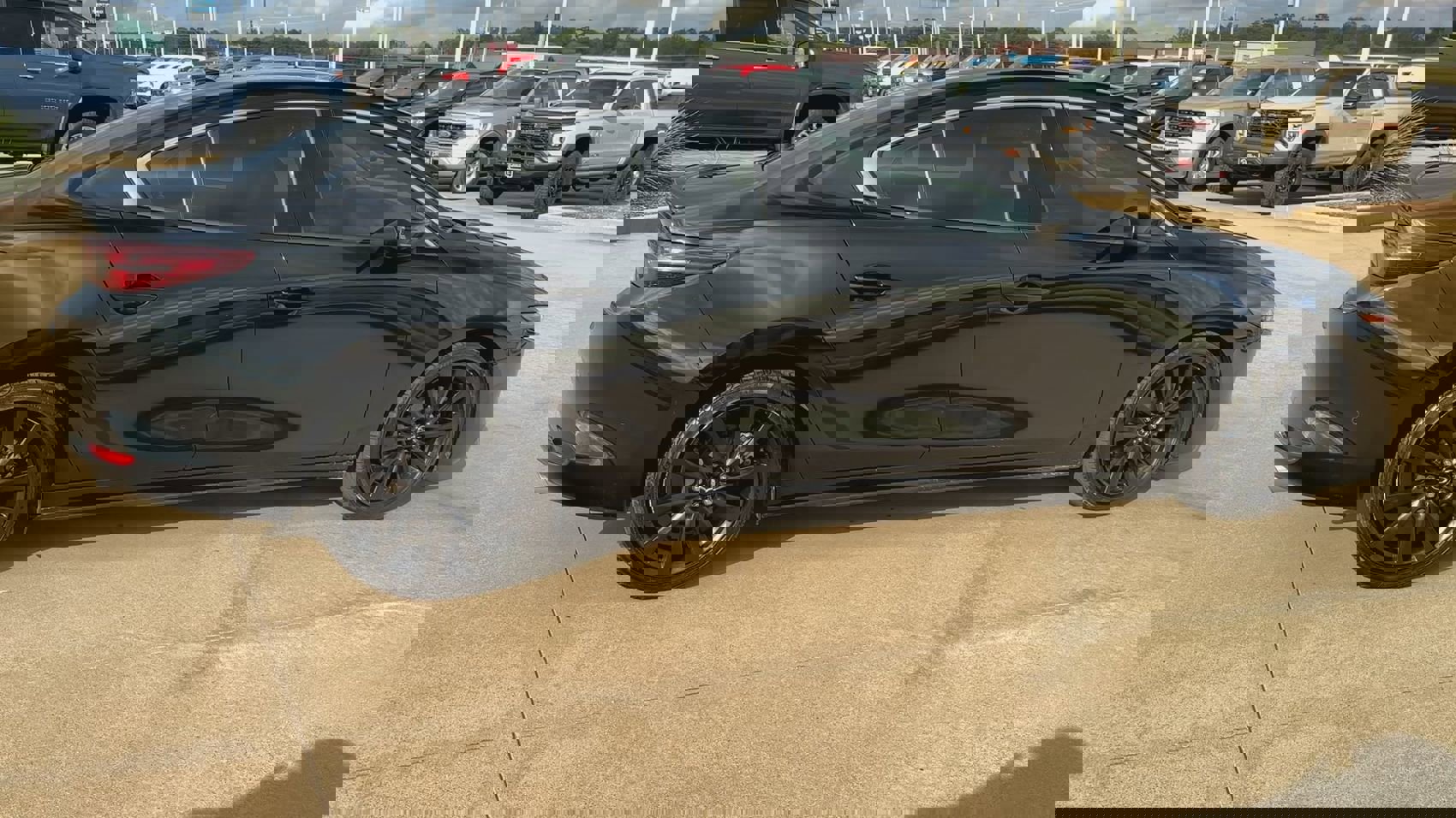 Used 2021 MAZDA MAZDA3 2.5 Turbo Sedan w/Premium Plus image 2