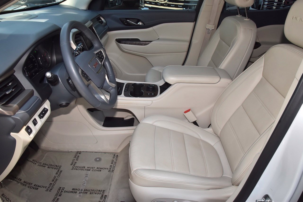 Used 2023 GMC Acadia Denali w/ Denali Ultimate Package FWD image 13