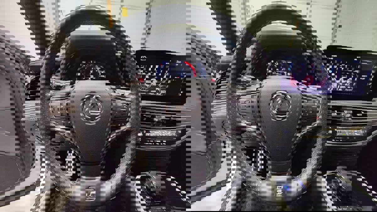 Used 2022 Lexus LS 500 F Sport w/ Accessory Package (Z1) image 32