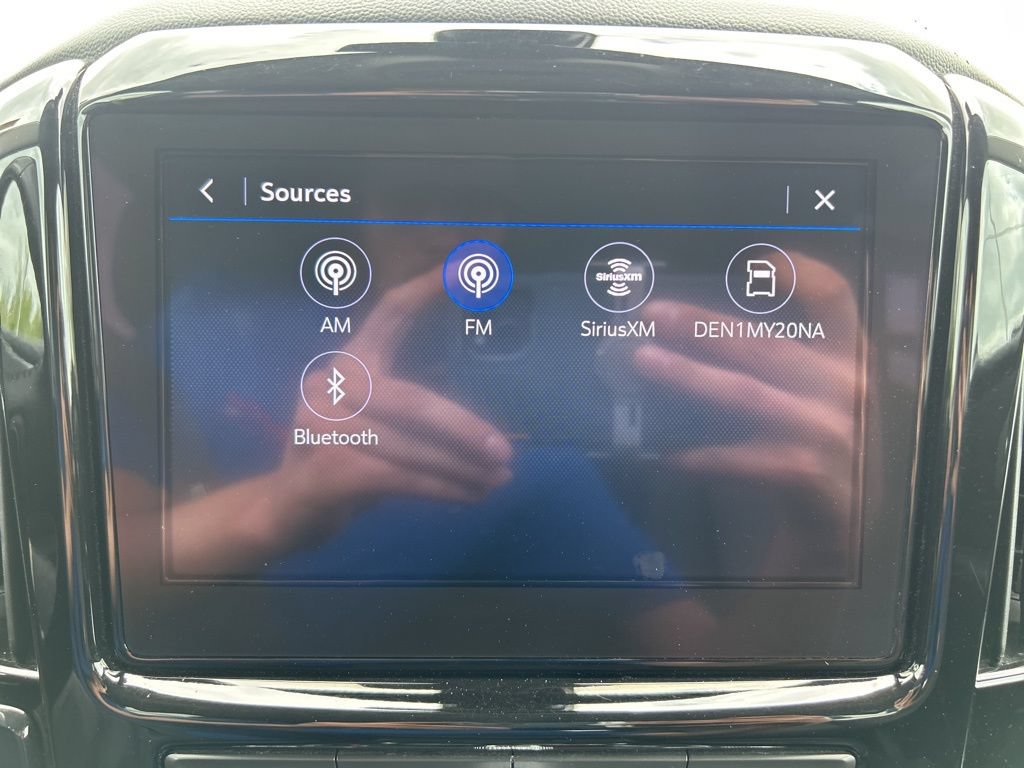 Used 2021 Chevrolet Traverse LT w/ LT Premium Package FWD image 31