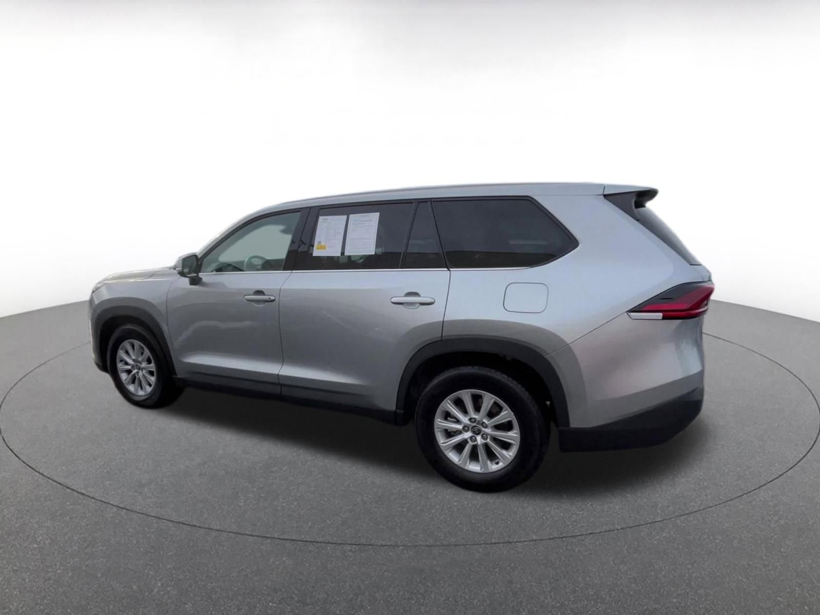 Used 2025 Toyota Grand Highlander FWD image 10