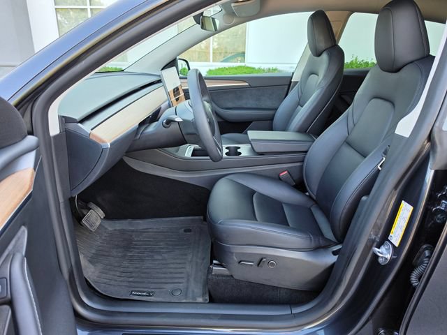 Used 2025 Tesla Model Y Long Range RWD image 18