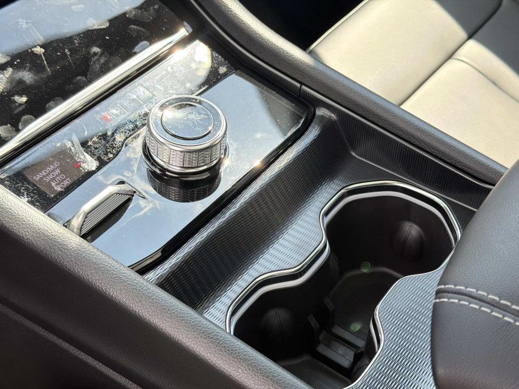 New 2026 Jeep Grand Cherokee Limited AWD/4WD image 4