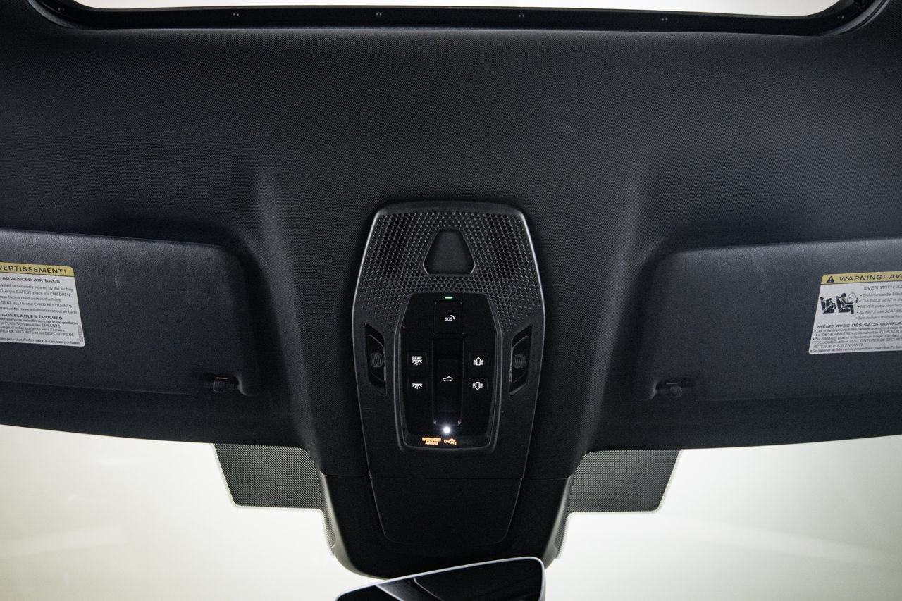 Certified 2024 Porsche Macan 4 Electric AWD/4WD image 20
