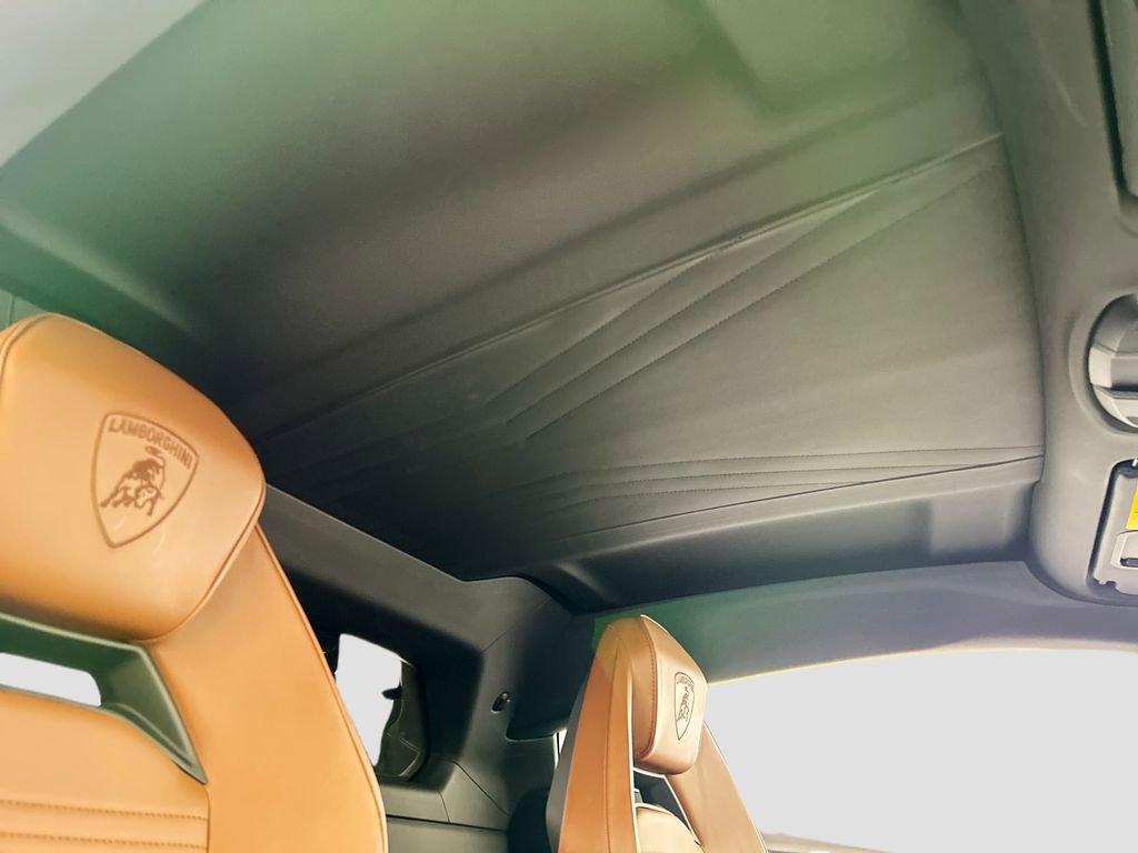 Used 2024 Lamborghini Revuelto AWD/4WD image 17