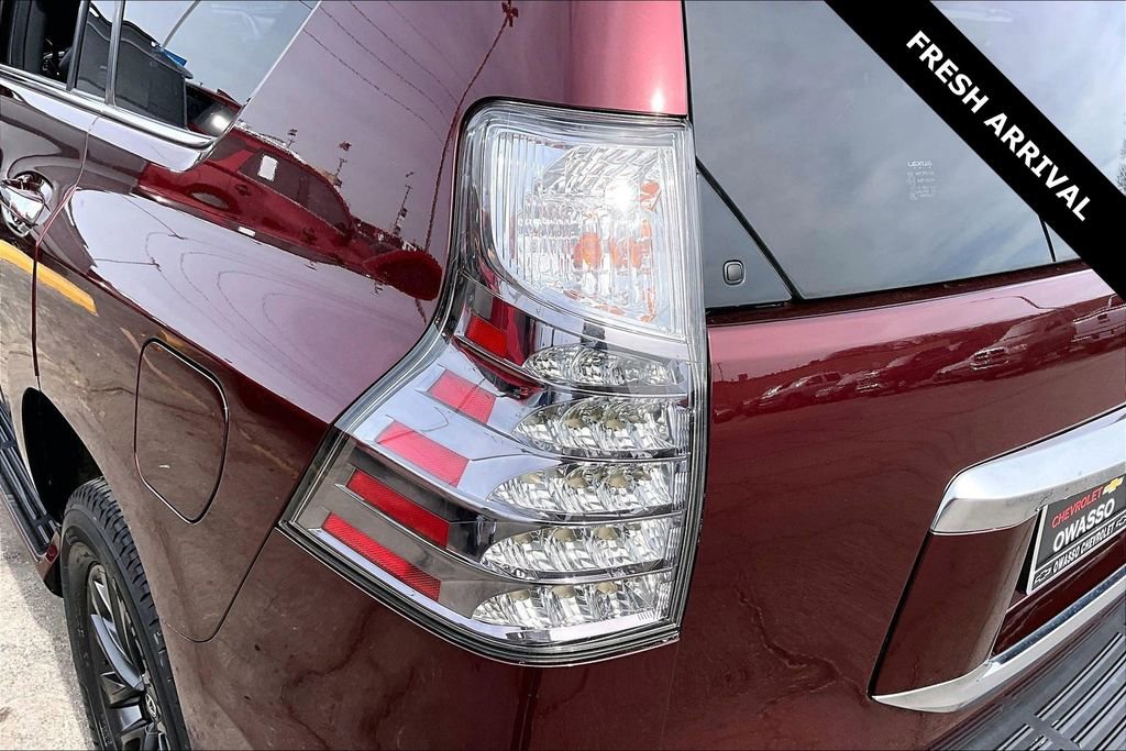 Used 2020 Lexus GX 460 Premium w/ Premium Package image 22