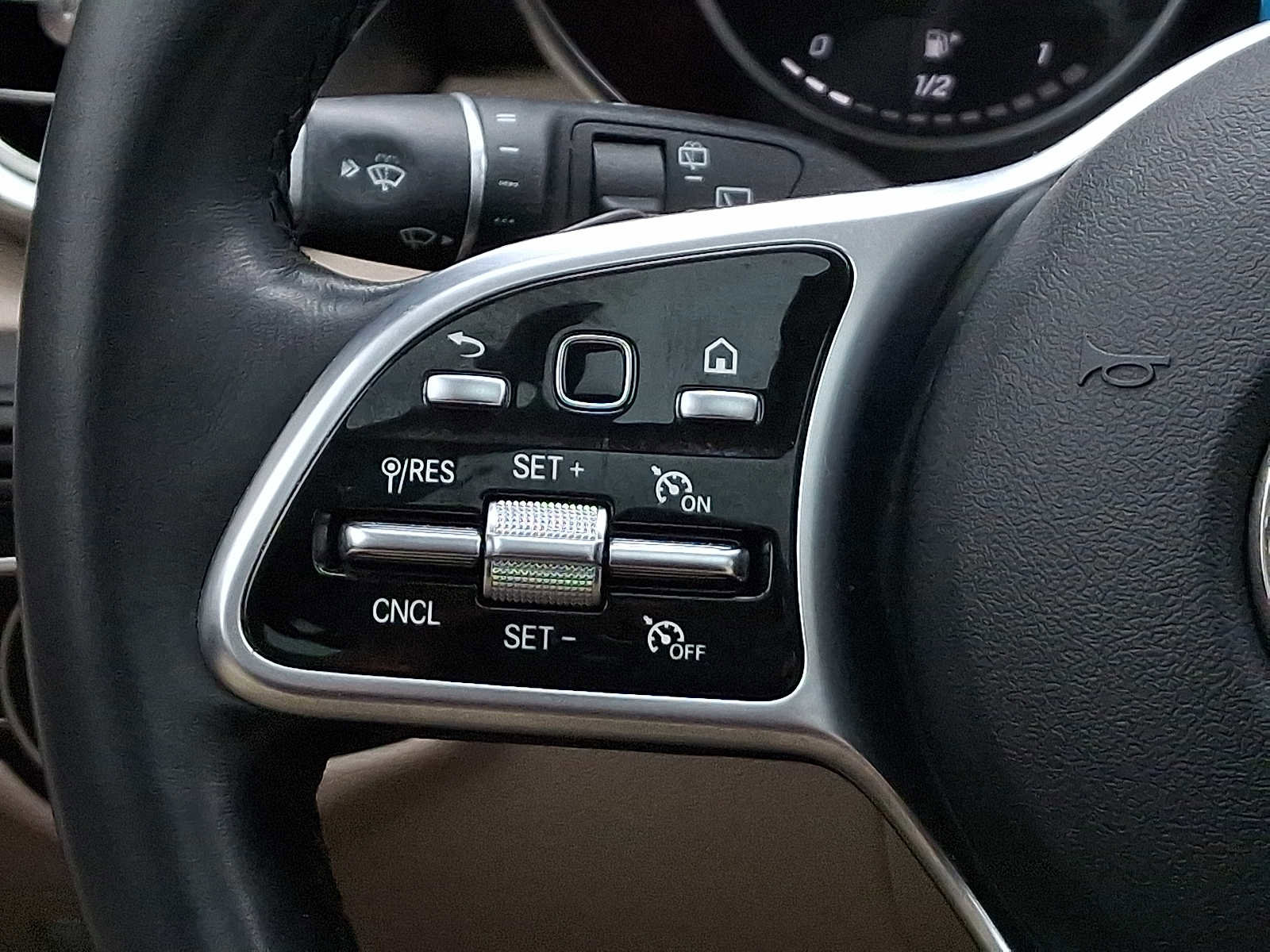 Used 2022 Mercedes-Benz GLC 300 4MATIC image 22