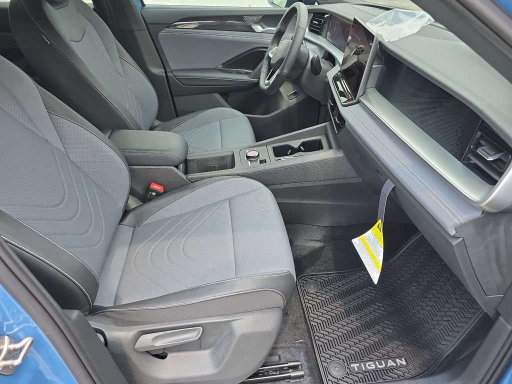 New 2026 Volkswagen Tiguan SE R-Line AWD/4WD image 10