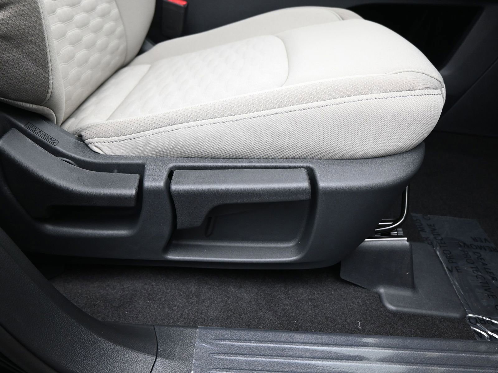 Used 2025 Nissan Pathfinder SV image 16