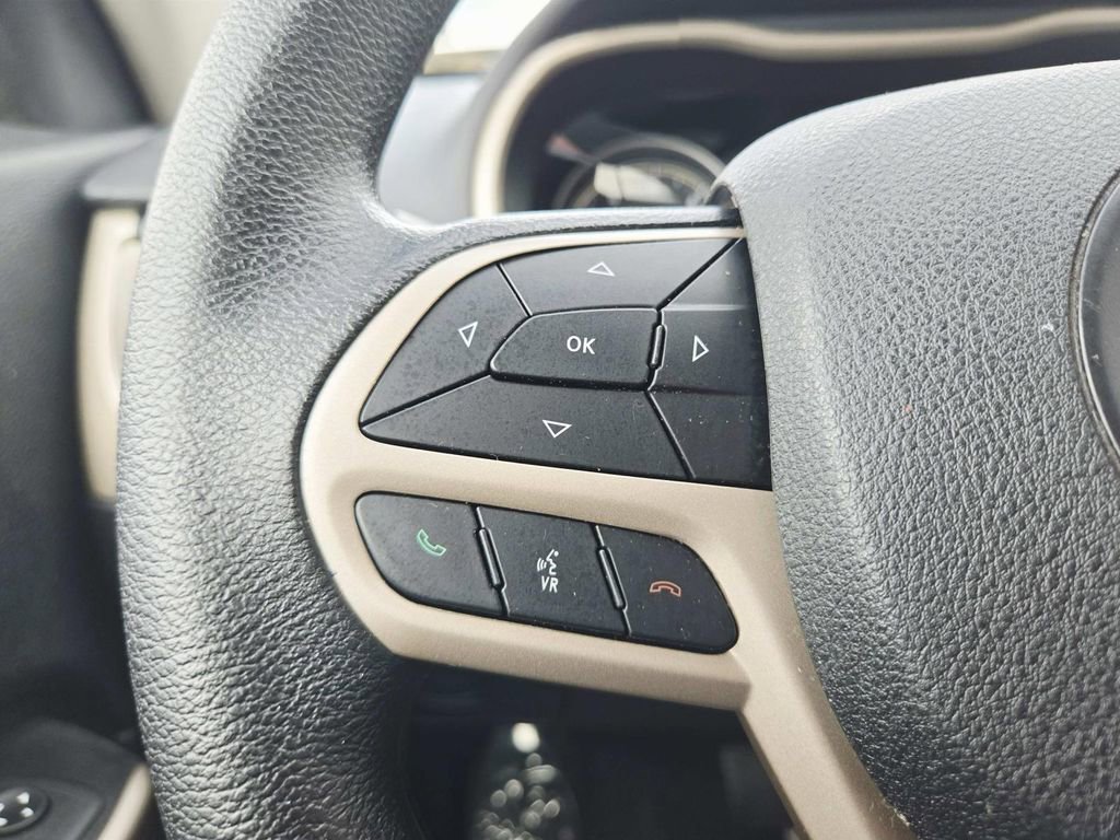 Used 2018 Jeep Cherokee Latitude image 19