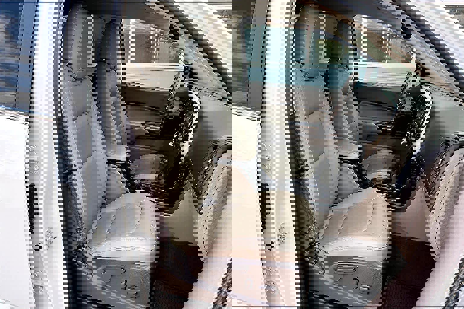 Used 2016 GMC Canyon SLT w/ Driver Alert Package image 9