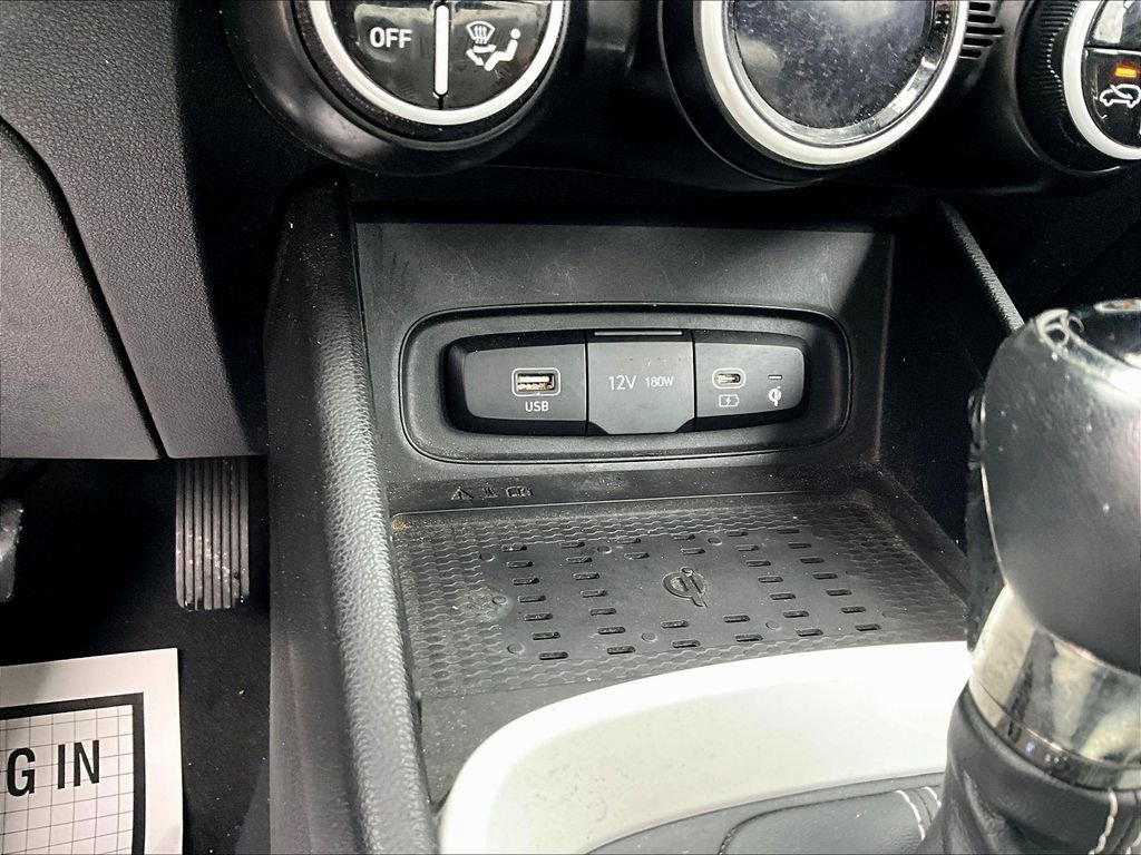 Used 2023 Hyundai Venue Limited w/ Cargo Package image 29