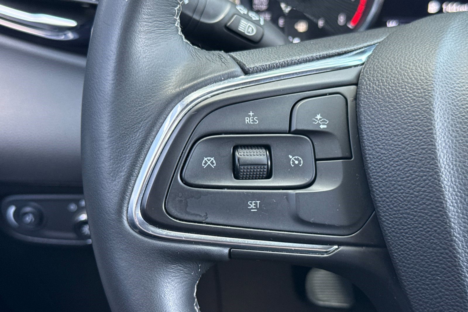 Used 2023 Buick Encore GX Select w/ Sport Touring Package image 29