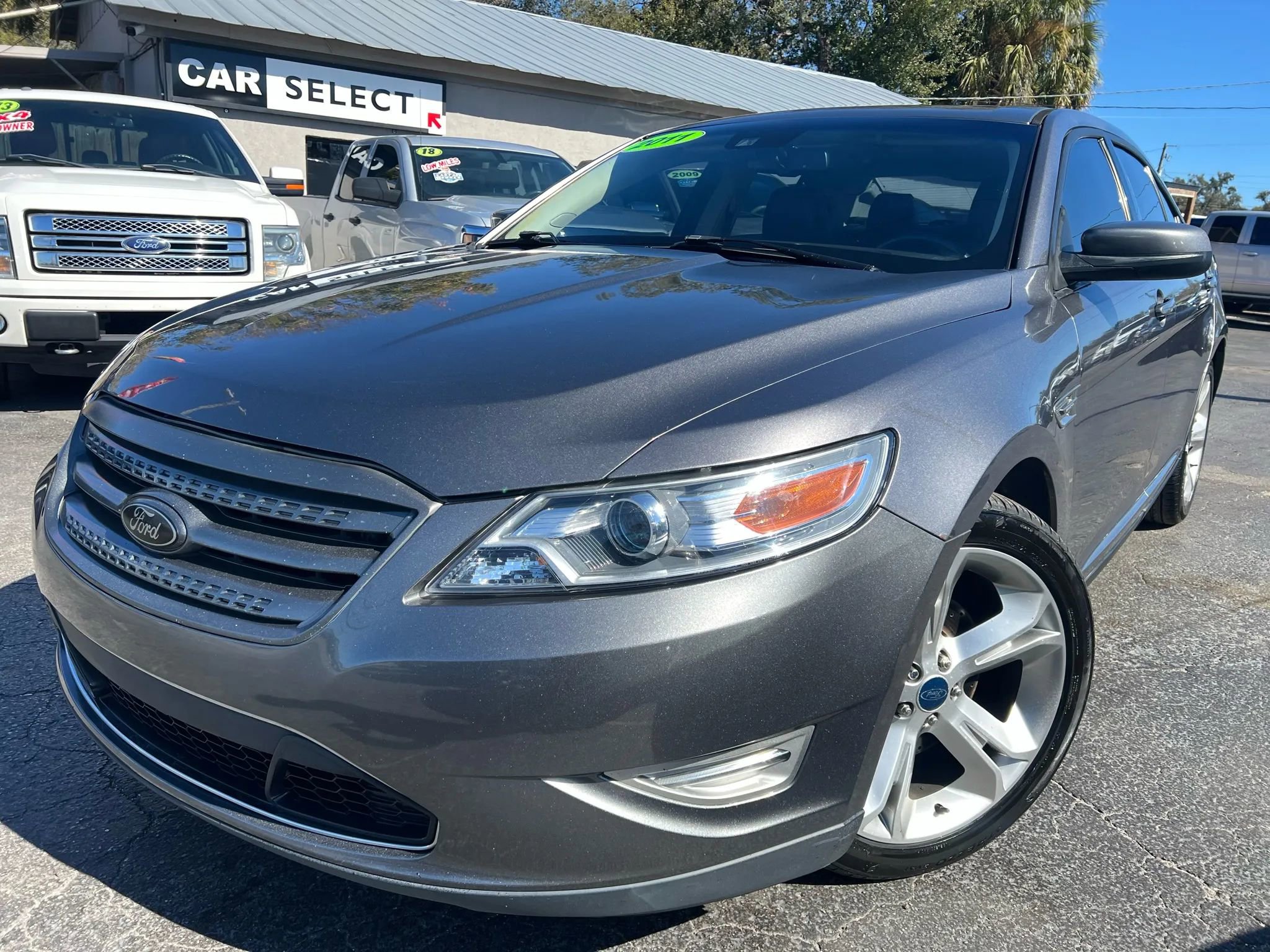 Used 2011 Ford Taurus SHO image 1
