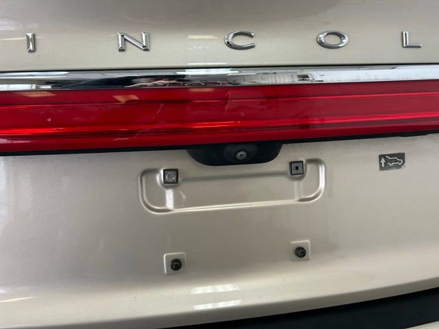 Used 2017 Lincoln MKX Reserve w/ Driver Assistance Package image 7