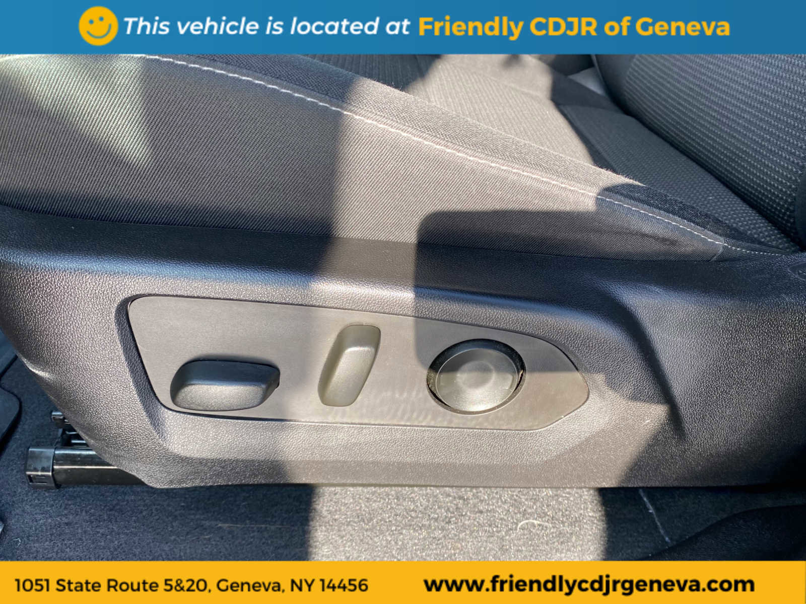 Used 2024 GMC Canyon Elevation w/ Convenience Package image 23