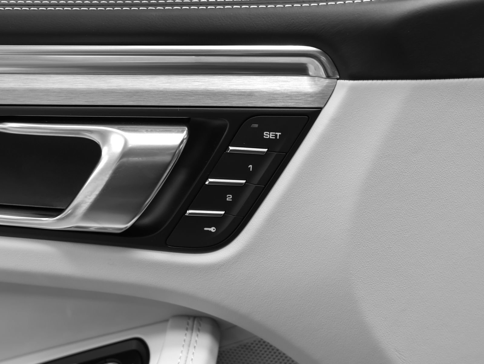 New 2026 Porsche Macan image 31