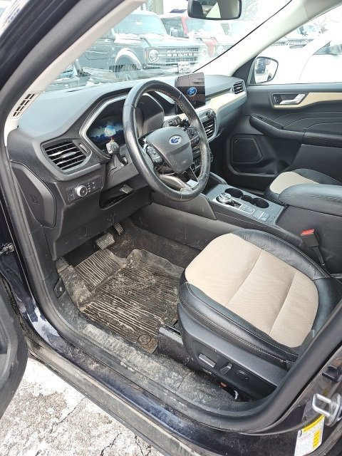 Used 2021 Ford Escape Titanium w/ Titanium Elite Package image 4