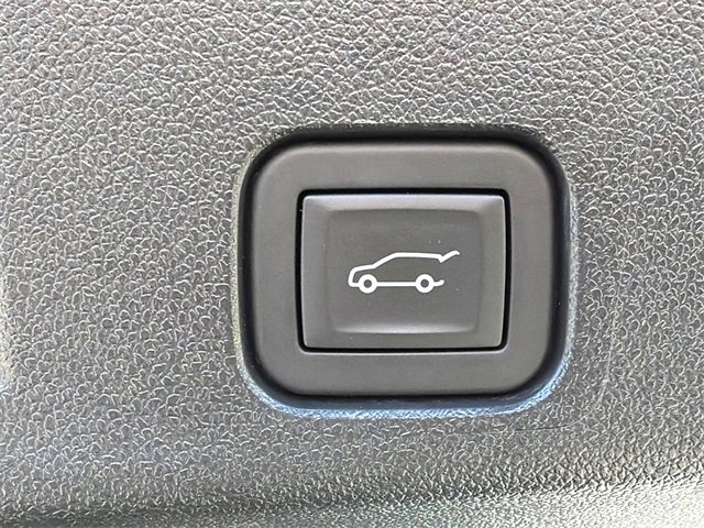 Used 2025 Buick Enclave Sport Touring image 19