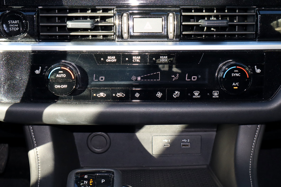 Used 2025 Nissan Pathfinder SV image 21
