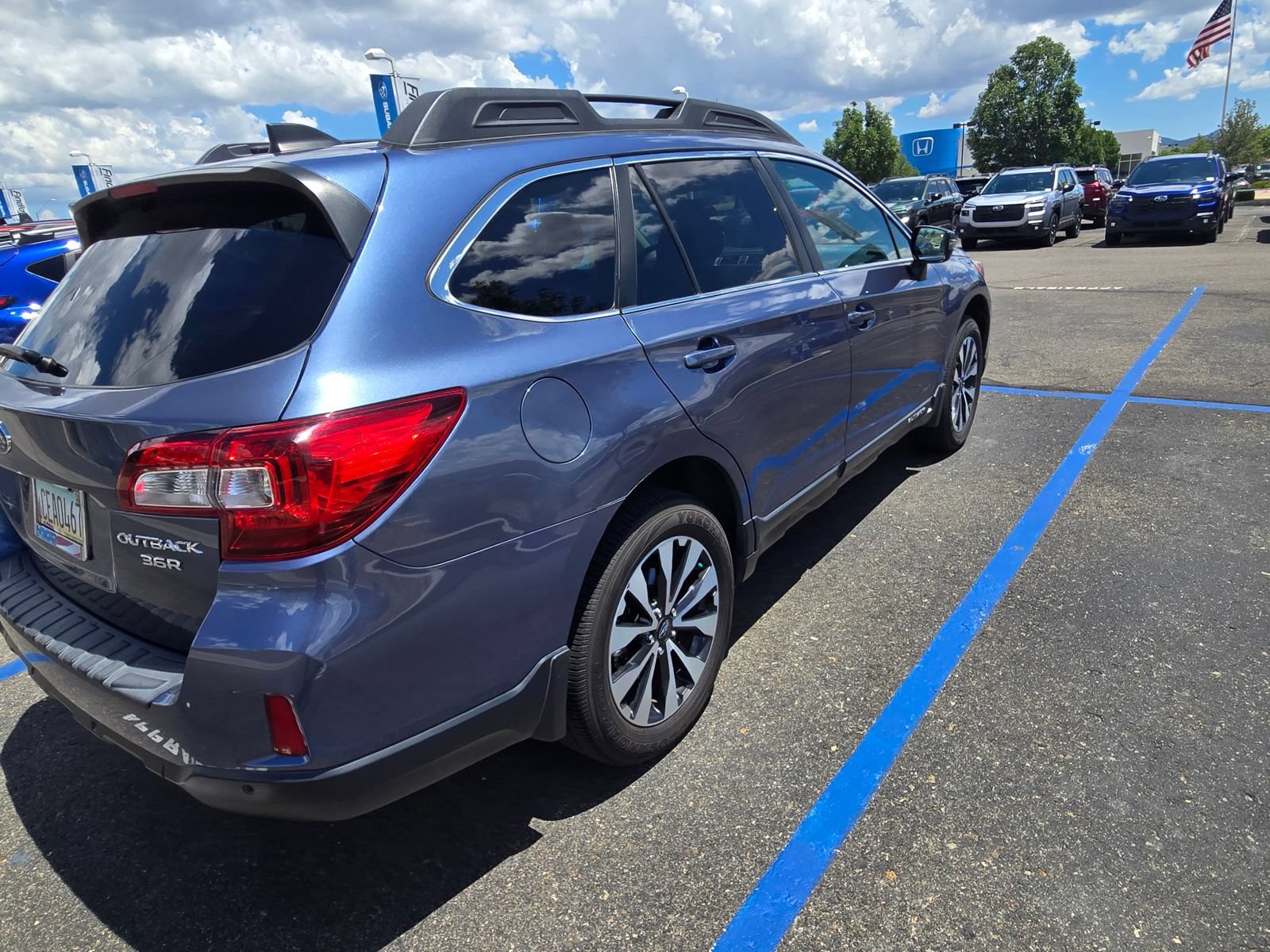 Used 2017 Subaru Outback 3.6R Limited AWD/4WD image 6