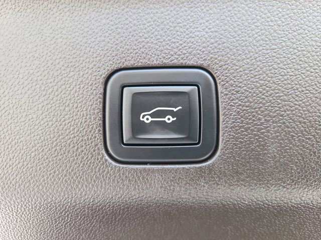 Used 2024 GMC Yukon Denali RWD image 8