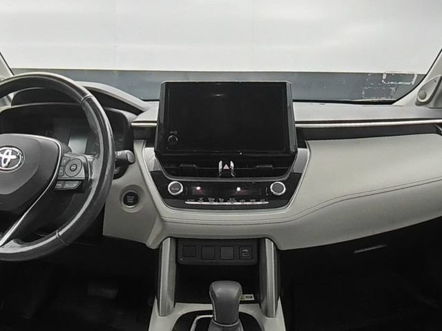 Used 2023 Toyota Corolla Cross LE w/ Moonroof Package AWD/4WD image 21