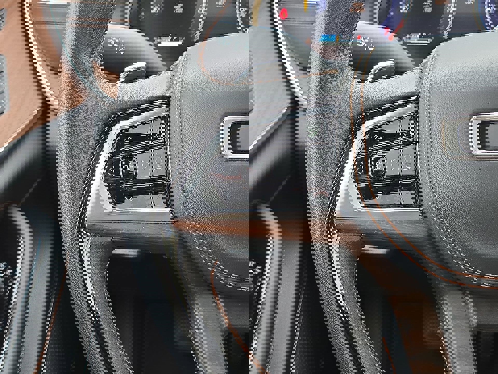 Used 2023 Jeep Grand Cherokee L Summit w/ High Altitude Package image 21