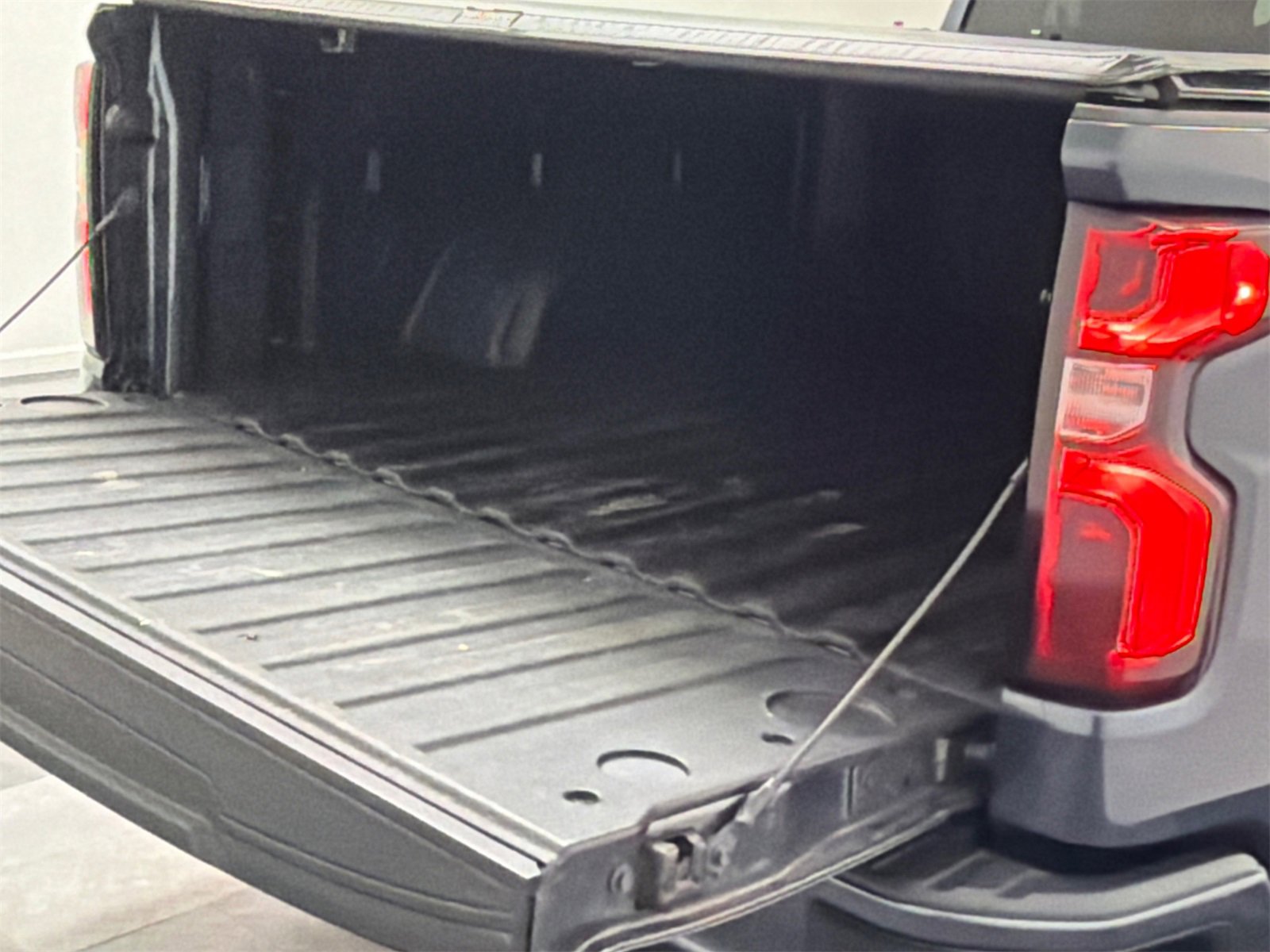 Used 2022 Chevrolet Silverado 1500 Custom w/ LPO, Dark Essentials Package image 8