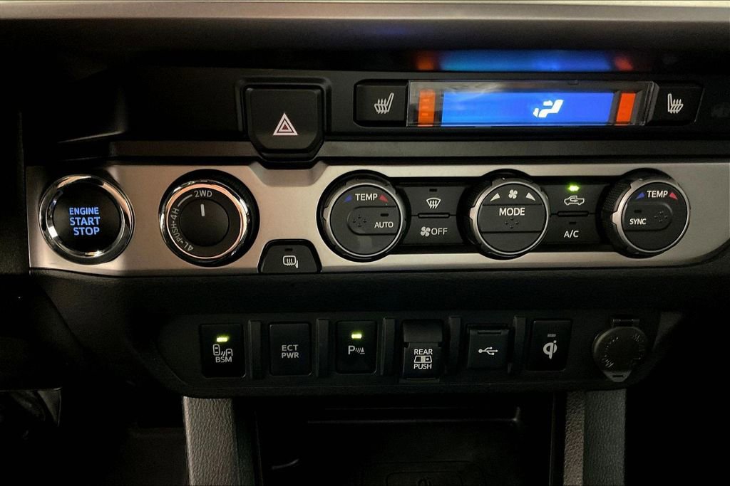 Used 2020 Toyota Tacoma Limited image 15