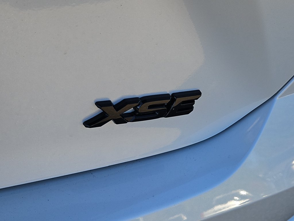 New 2026 Toyota Camry XSE w/ Premium Plus Package AWD/4WD image 4
