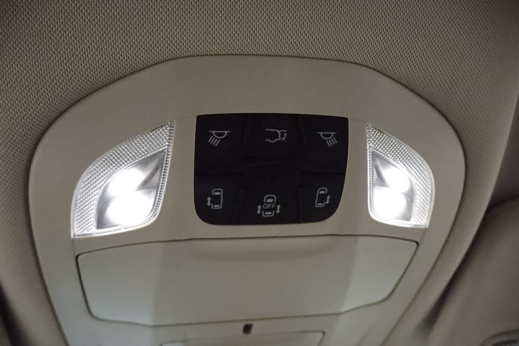 Certified 2023 Chrysler Pacifica Touring-L FWD image 29