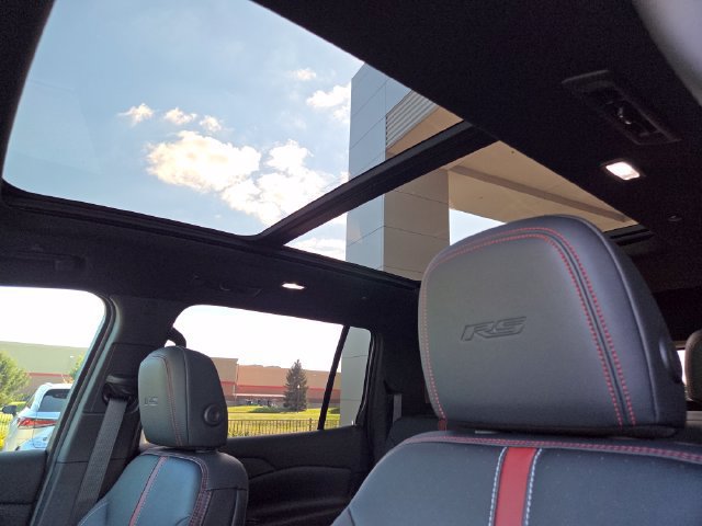 Used 2026 Chevrolet Traverse RS w/ LPO, Floor Liner Package AWD/4WD image 9