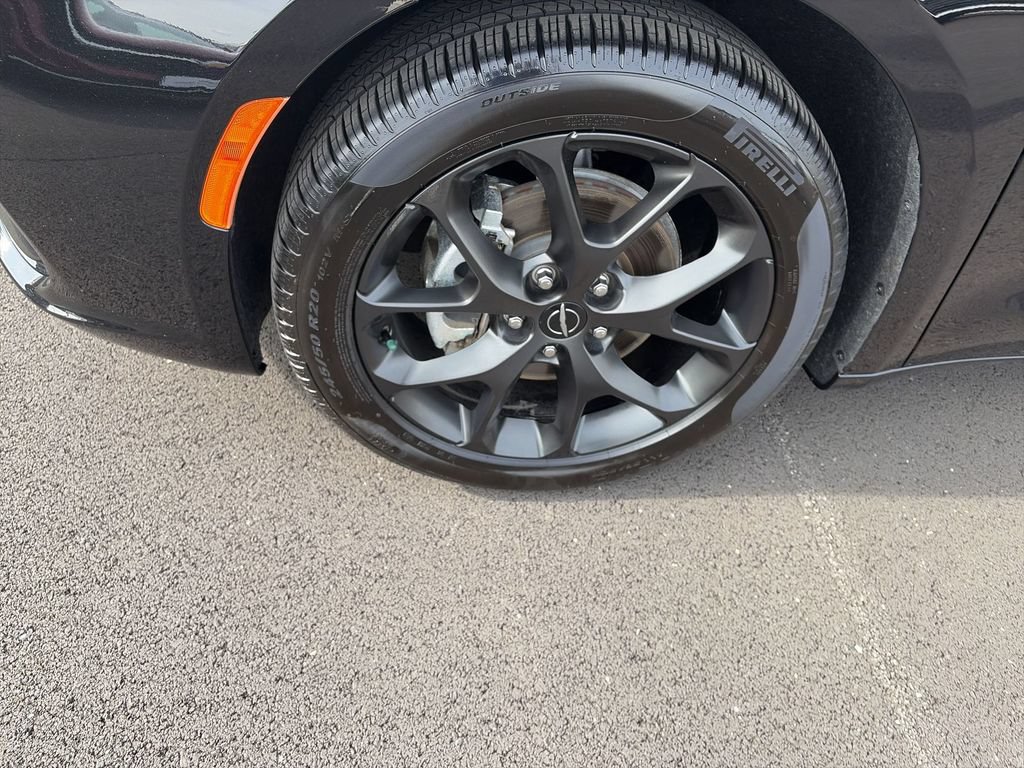 Used 2024 Chrysler Pacifica Touring-L w/ S Appearance Package FWD image 12