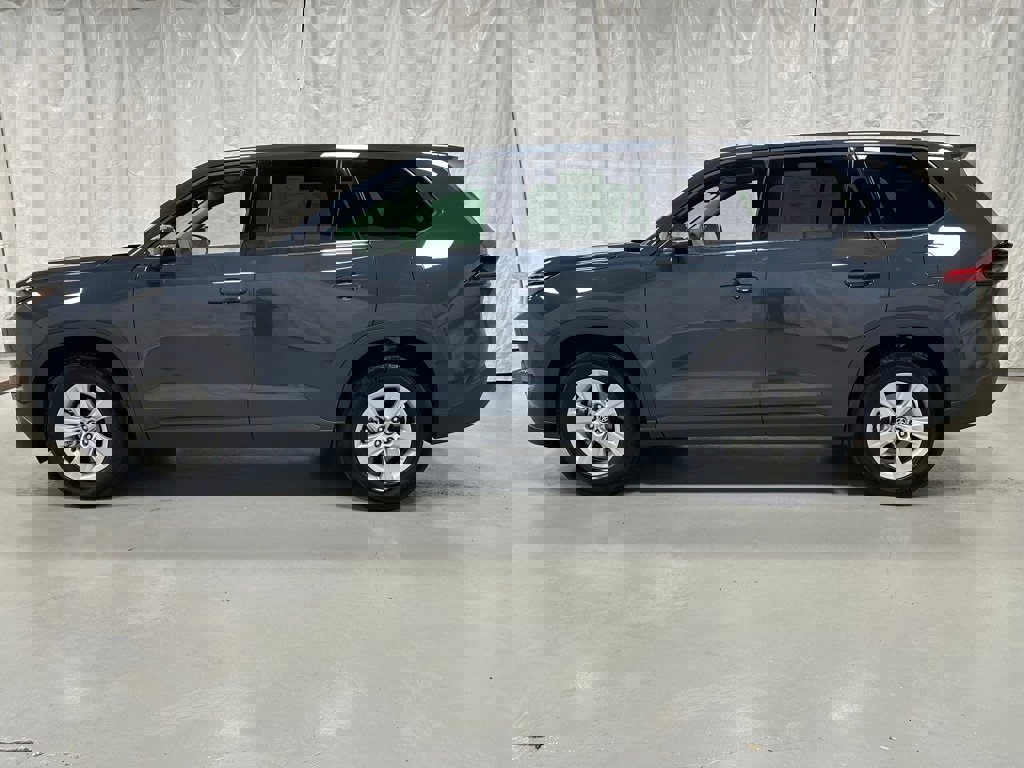 Used 2025 Toyota Grand Highlander AWD image 4